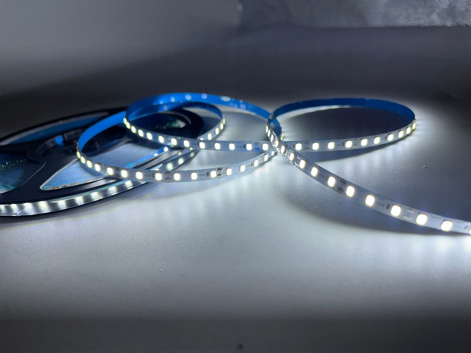 Tira led de neón GENGXIN 2da generación blanco frío (20m) - Imagen 3